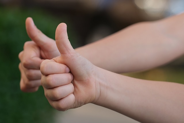 thumbs-up-g192342799_640